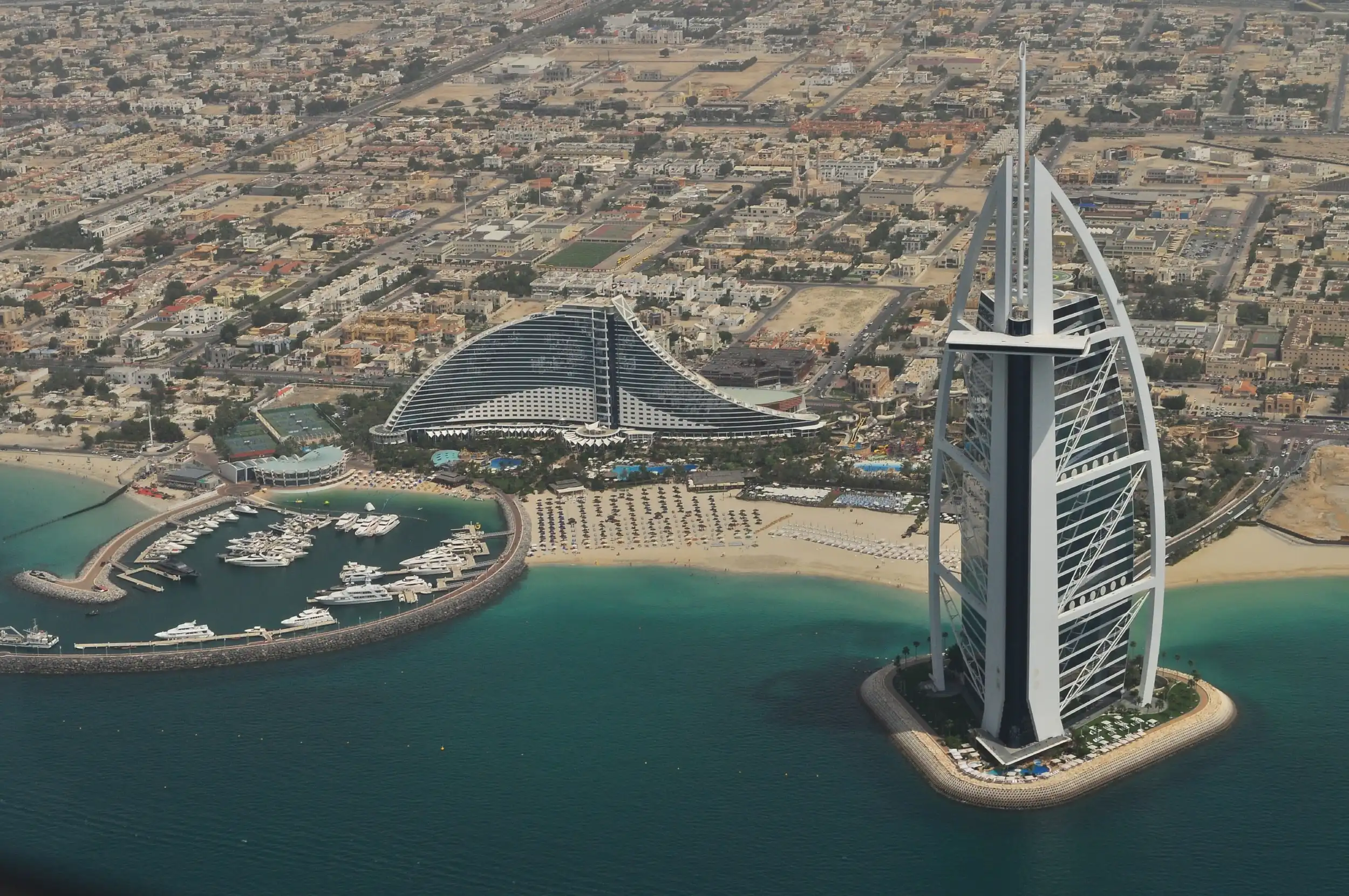 BAE Golden Vize Türk Yatırımcıların 2025'te Neden Dubai'ye Taşındı